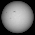 Sonne im Weißlicht am 25. APRIL 2026 um 12:13 MESZ