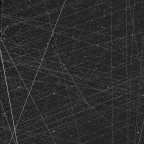 Satellitenspuren während der vierstündigen Aufnahme von 1997 NC1